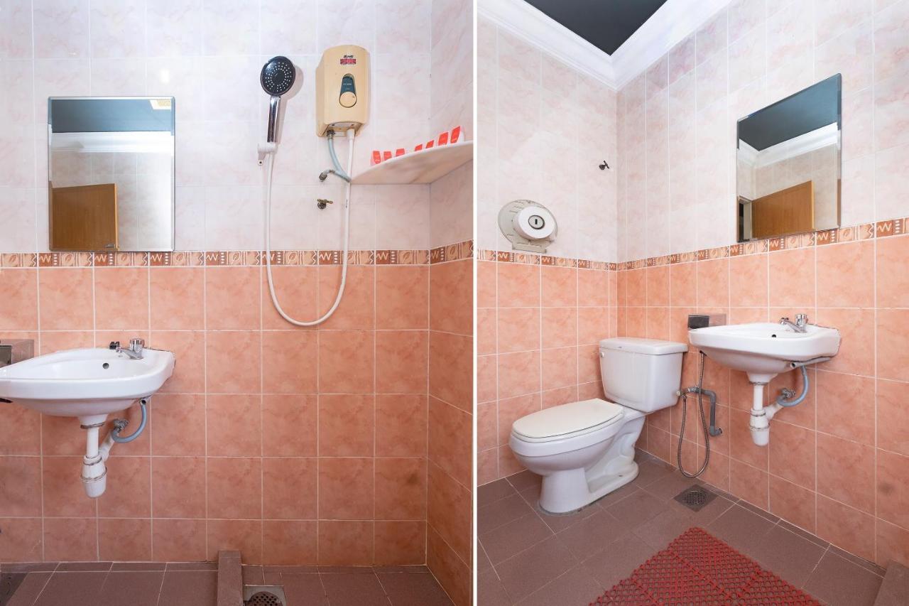 Oyo 90050 V Hotel Телук Интан Екстериор снимка